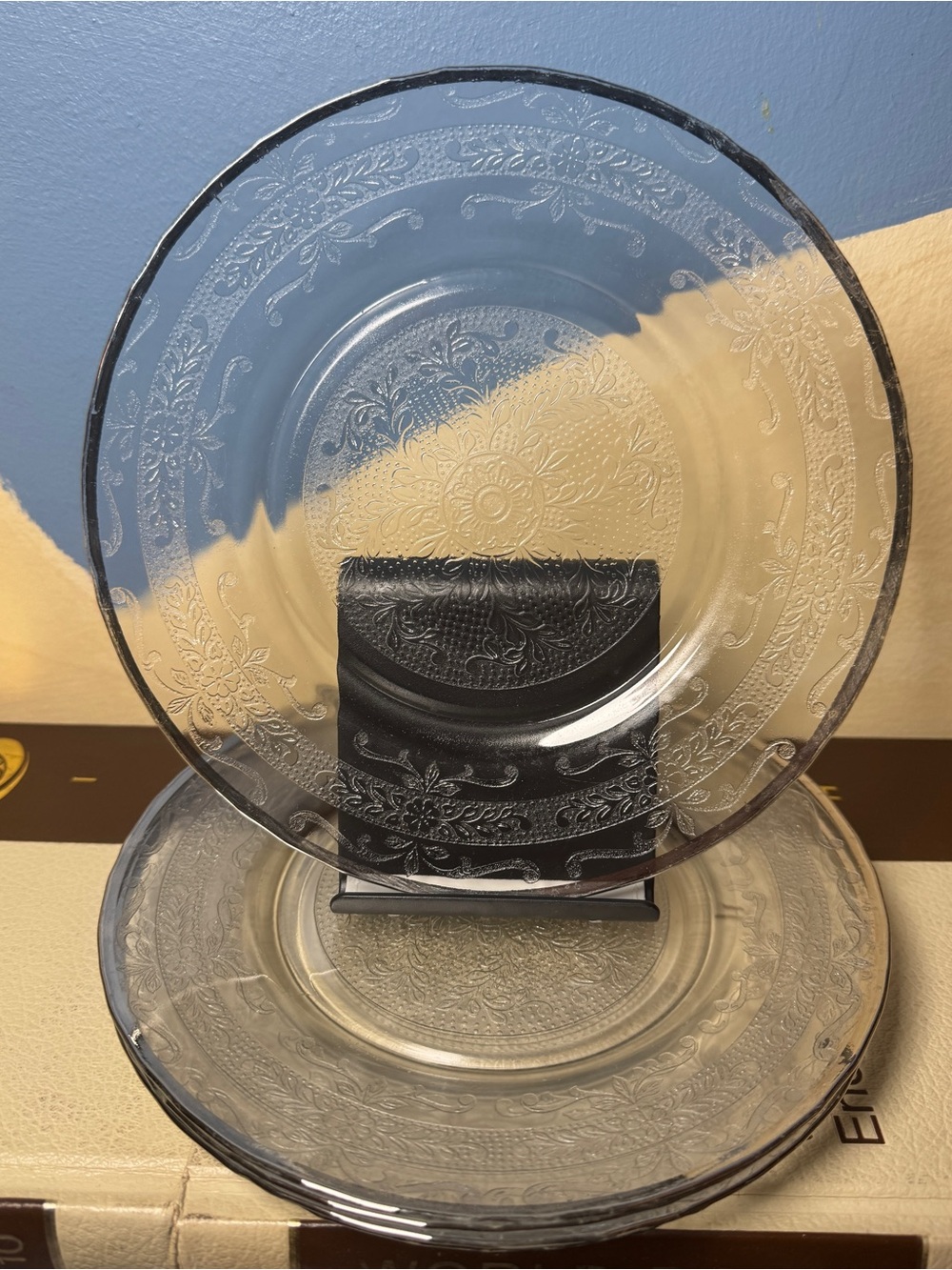 5 vintage pressed glass plates with silver Or Led-tone trim 8 In Notes